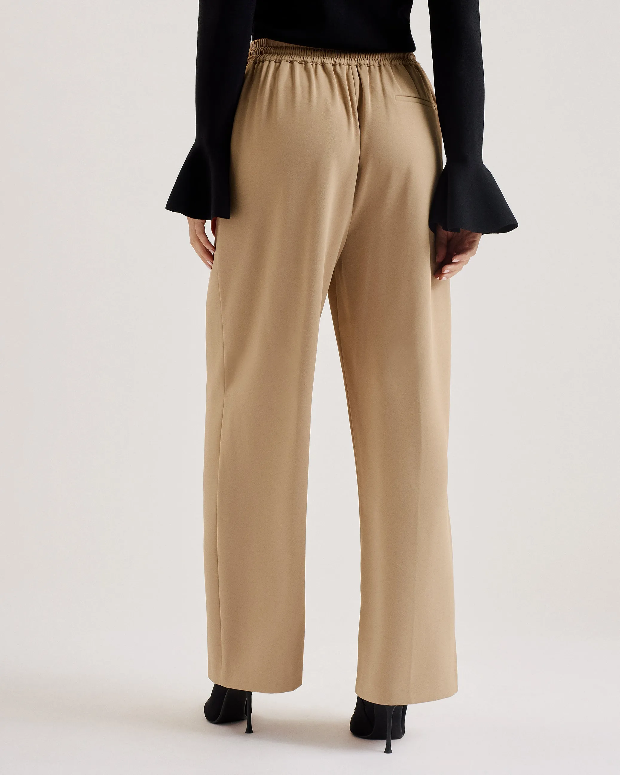 Liliaah Wide Leg Jogger Camel