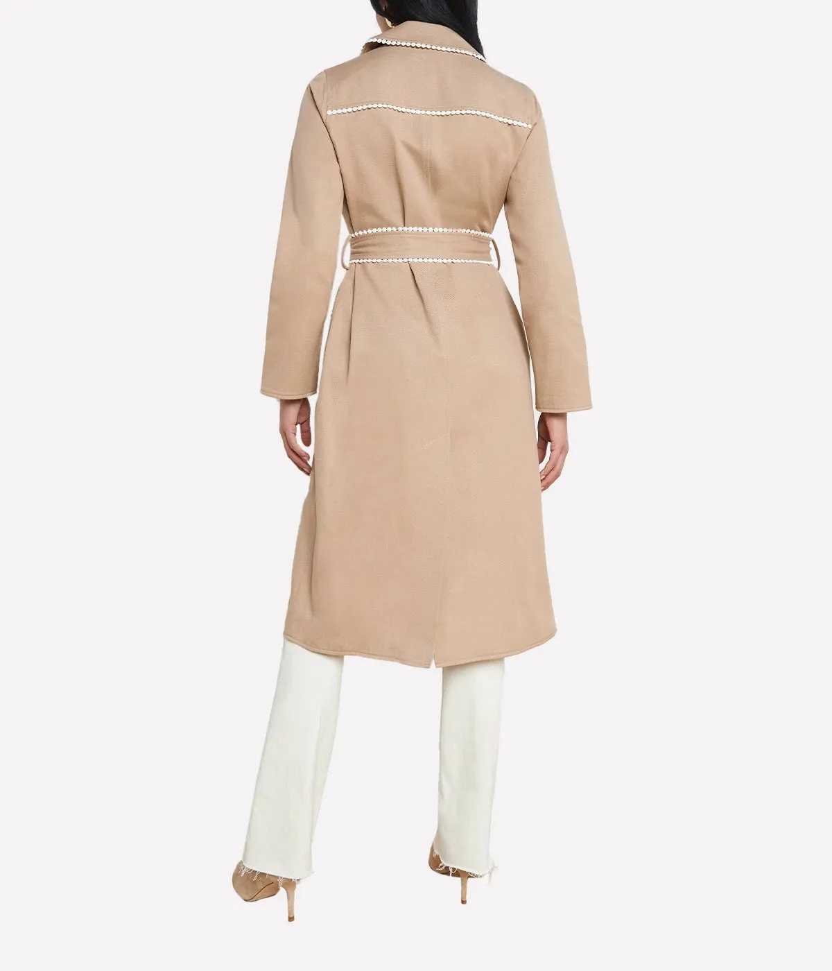 Venus Trench in Almond